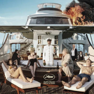 Grafika przedstawia jacht z kapitanem po środku i podróżnymi na leżakach i przy basenie  