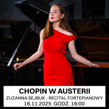 Zdjęcie przedstawia pianistę Zuzannę Sejbuk, w czerwonej sukni opartą o czarny fortepian