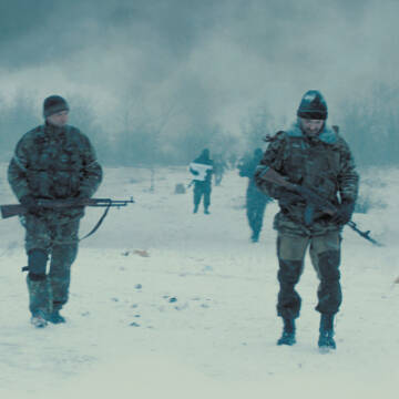 Na zdjęciu widać żołnierzy z bronią