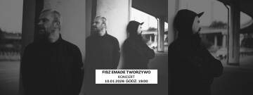 Zdjęcie czarno-białe Fisza i Emade stojących opartych o ścianę wiaduktu